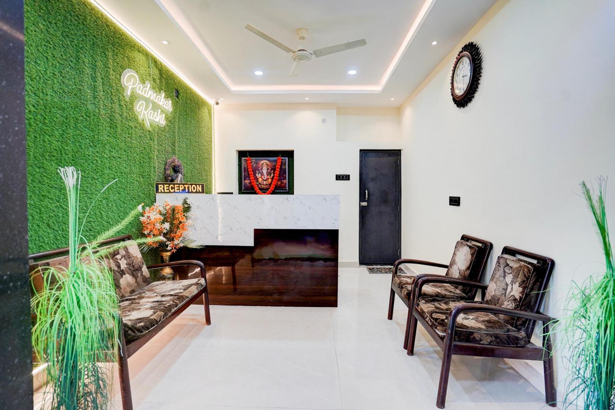 Hotel Vibe Blu- Varanasi Esterno foto