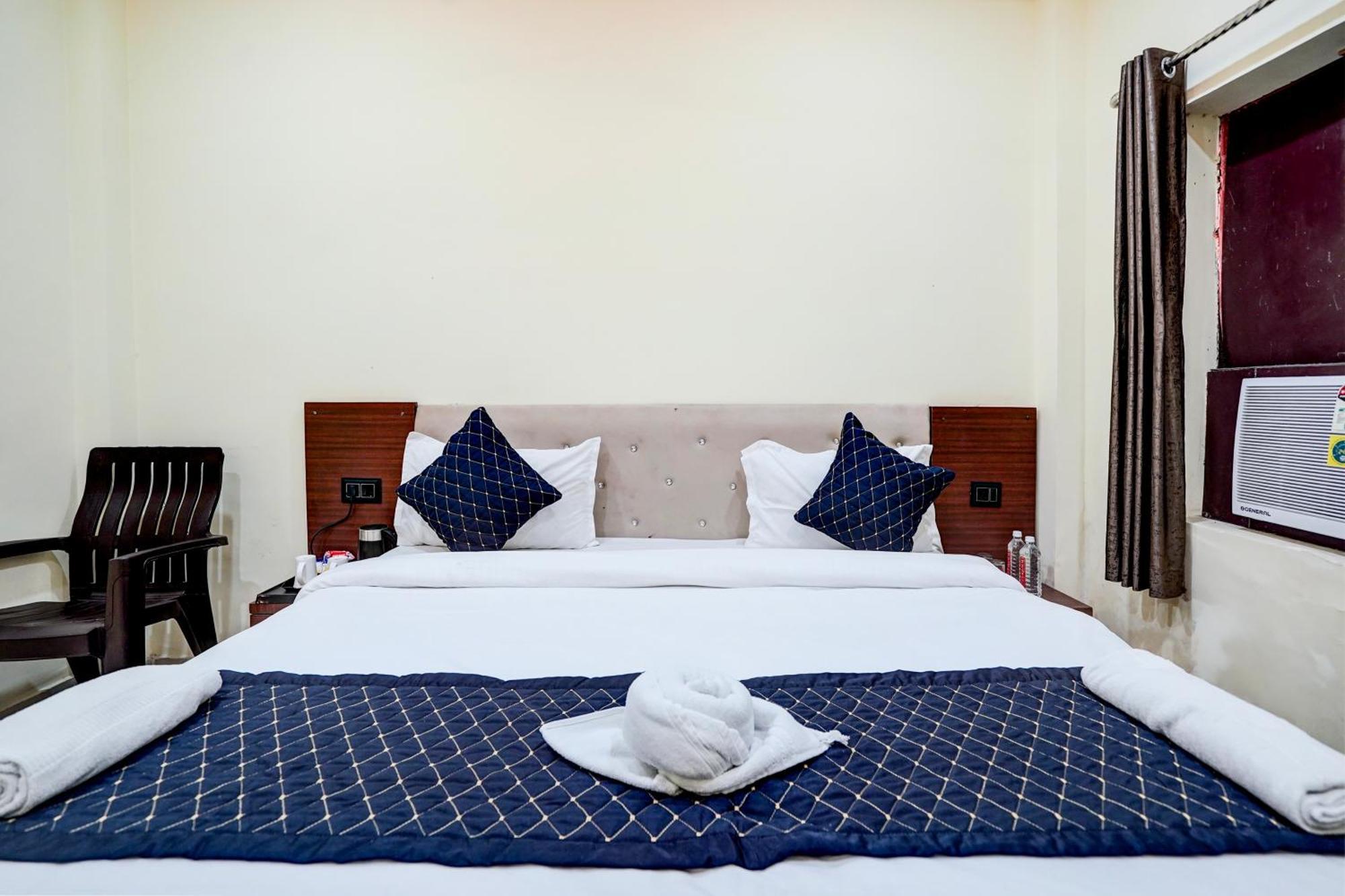 Hotel Vibe Blu- Varanasi Esterno foto