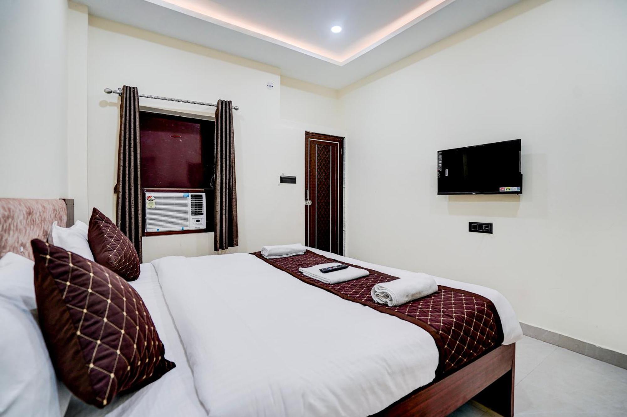 Hotel Vibe Blu- Varanasi Esterno foto