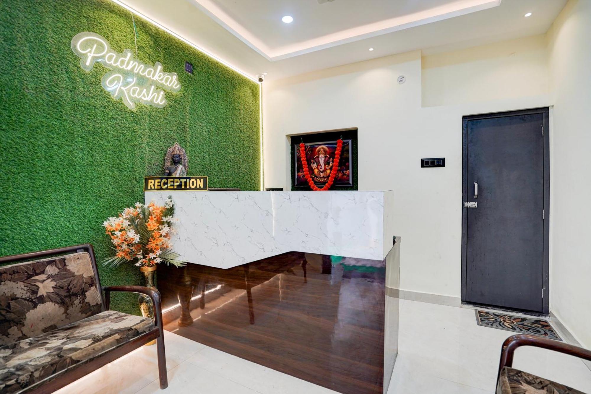 Hotel Vibe Blu- Varanasi Esterno foto