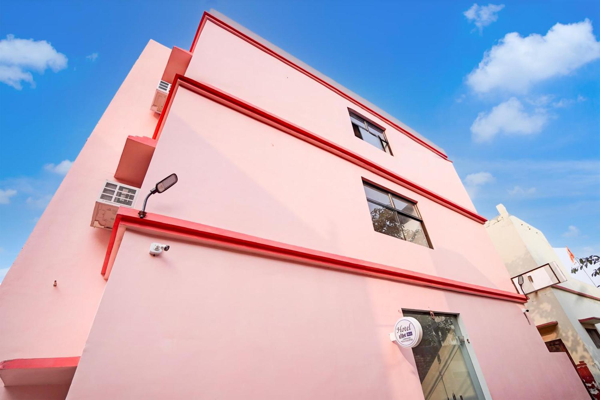 Hotel Vibe Blu- Varanasi Esterno foto